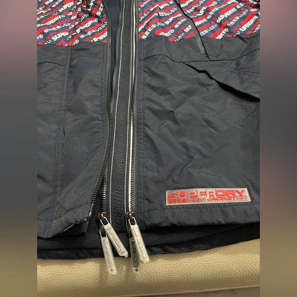 NWT - Superdry Men’s Tech Logo Print Wind Attacker Jacket - Size XXL - Picture 10 of 16